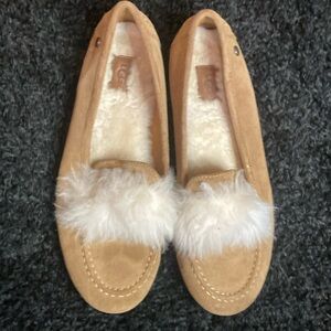 Like new UGG moccasin